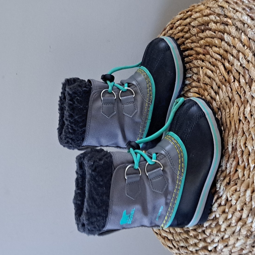 Sorel Youth PAC‎ Grey Nylon/Green Trim Winter/Snow/Ski Boots Felt Liners Size 9